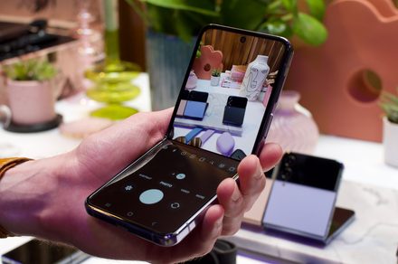 Galaxy Z Flip 8 : Samsung traîne encore des pieds sur la recharge