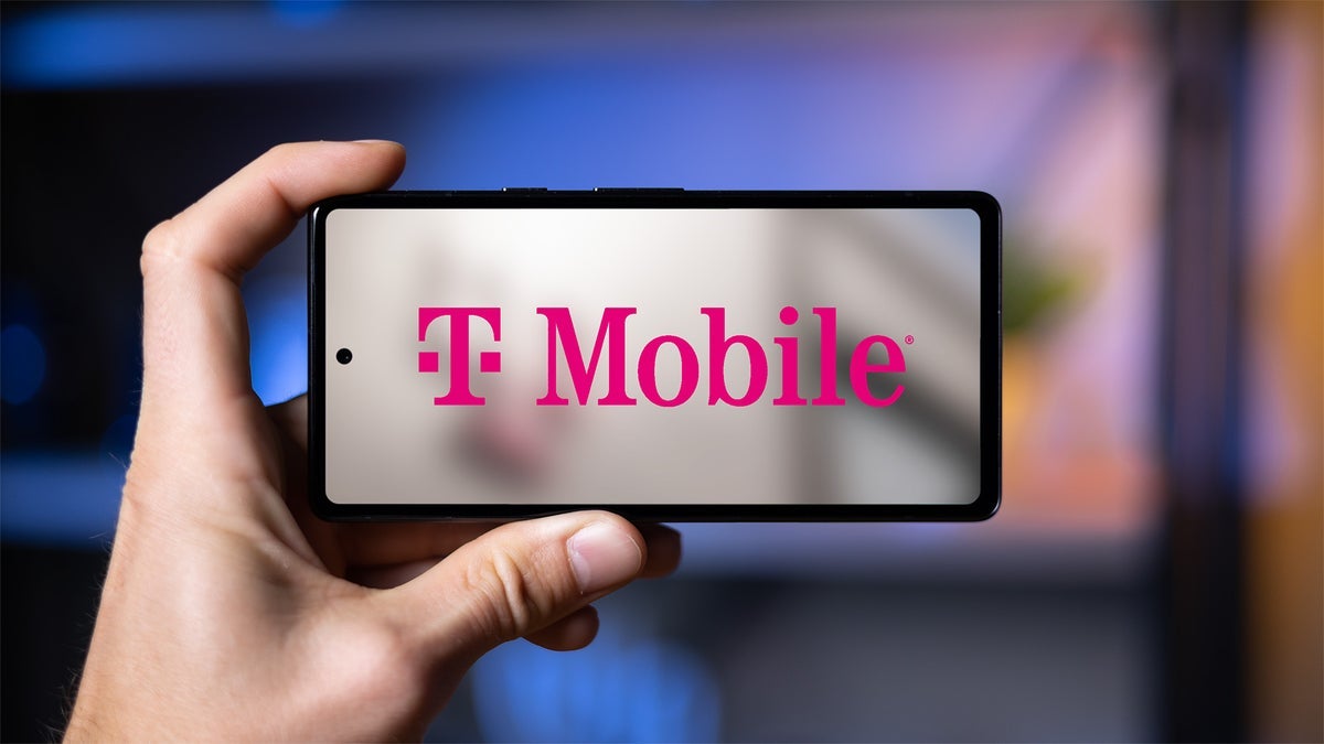 Un employé T-Mobile reçoit une demande choquante par SMS
