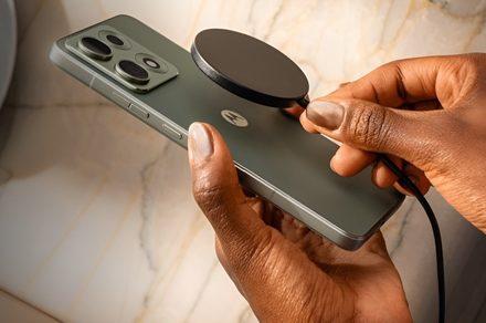 Motorola prépare son propre puck magnétique pour concurrencer Google