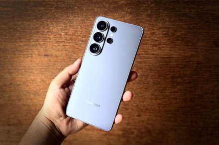 Galaxy S27 Pro et Ultra : enfin une vraie caméra frontale ?