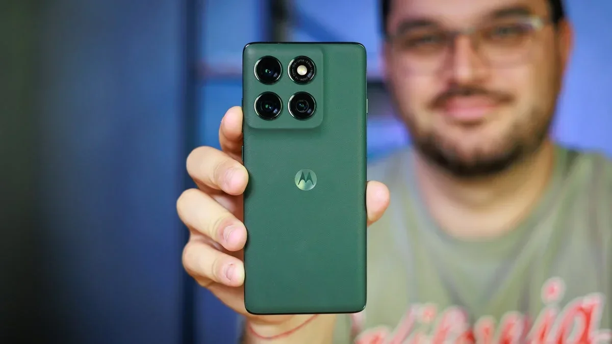 Le Motorola Edge (2025) chute à 180€ avec 320€ d'accessoires offerts